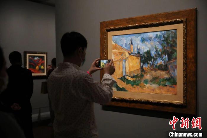 “現(xiàn)代藝術(shù)100年——意大利國家現(xiàn)當(dāng)代美術(shù)館珍藏”藝術(shù)大展?！埡鄠?攝