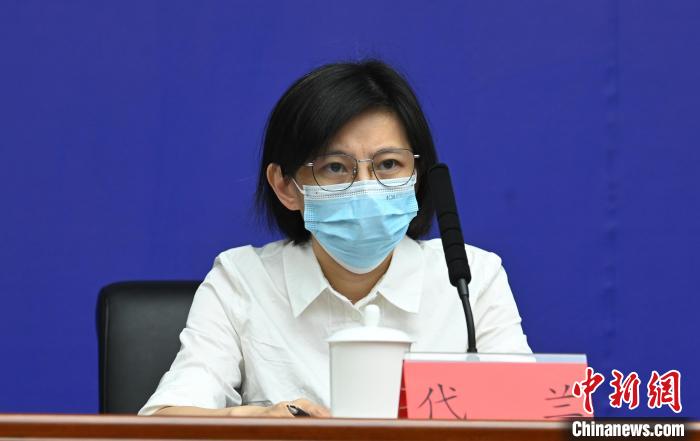 成都市經(jīng)信局總工程師代蘭?！“苍?攝