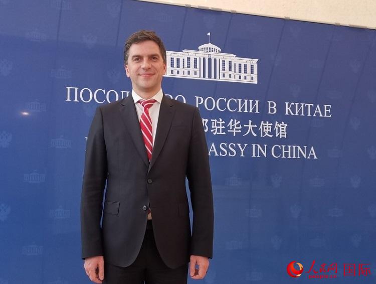 西伯利亞煤炭能源股份公司總經(jīng)理巴索夫在北京接受媒體采訪。人民網(wǎng)記者 楊倩攝