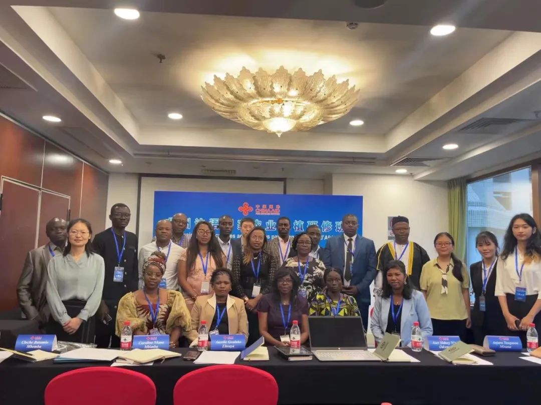 非洲法語國家農(nóng)業(yè)種植研修班學(xué)員合影 受訪單位供圖。