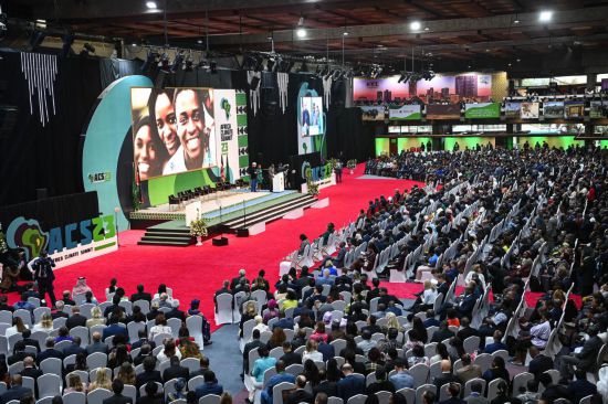 9月4日，在肯尼亞內羅畢，與會代表參加首屆非洲氣候峰會開幕式。新華社記者 韓旭 攝