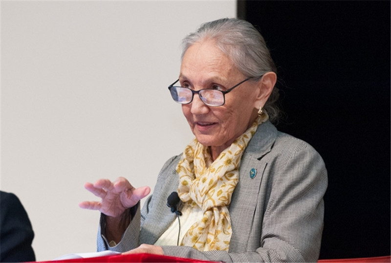 哈薩克斯坦?jié)h學(xué)家哈菲佐娃。資料圖