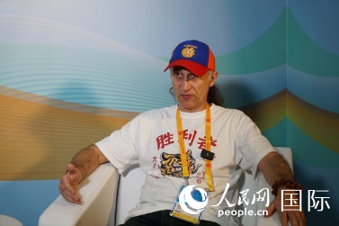 亞美尼亞新聞通訊社記者帕魯伊爾在“一帶一路”高峰論壇新聞中心接受人民網(wǎng)專(zhuān)訪(fǎng)。 人民網(wǎng) 褚夢(mèng)琦 攝