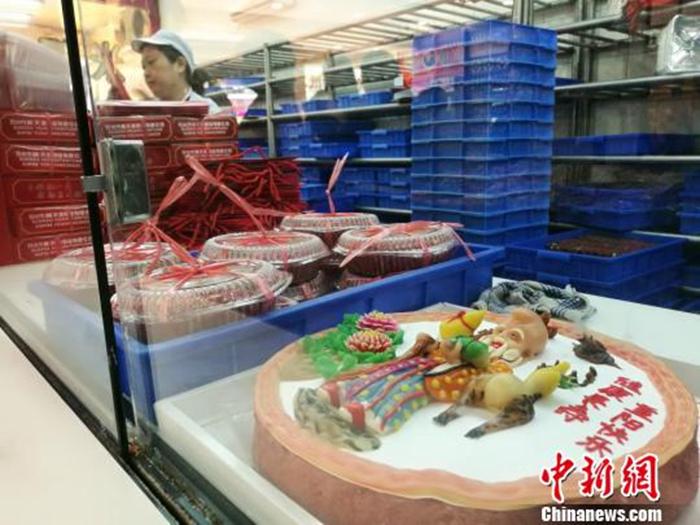 資料圖：等待銷售的重陽糕?！＄娚?攝