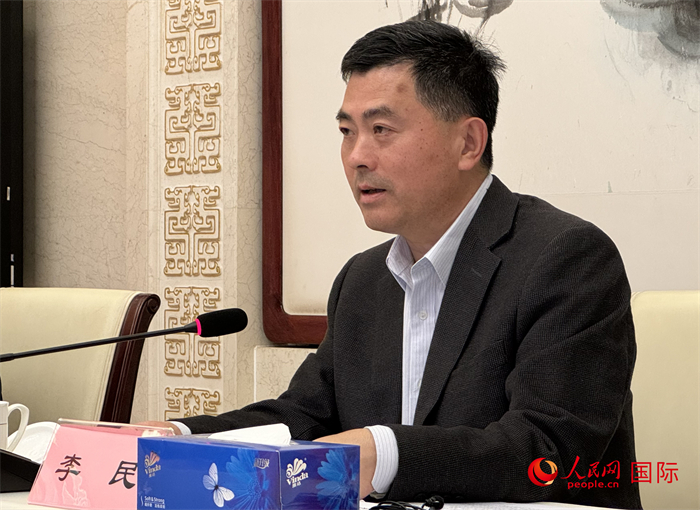 10月31日，歐美同學(xué)會(huì)秘書長(zhǎng)李民在第五屆中法文化論壇媒體吹風(fēng)會(huì)上講話。（人民網(wǎng) 謝瑩攝）