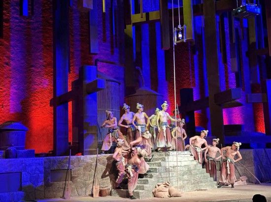 　　《天釀》演出場(chǎng)景。本報(bào)記者劉書(shū)文攝