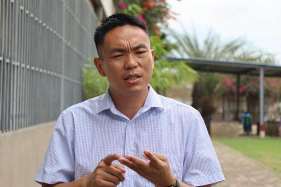   2023年10月24日，在加納特馬市，胡振興接受新華社采訪。（新華社發(fā)/賽特?cái)z）