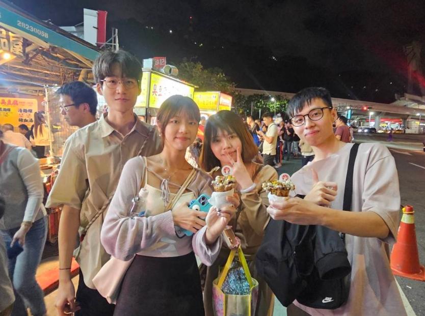 梅花糕受到臺灣年輕人的喜愛。圖片來源：臺灣“中時新聞網”游定剛攝