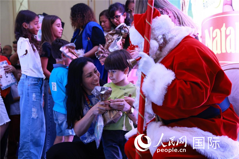 捐贈(zèng)活動(dòng)現(xiàn)場(chǎng)。人民網(wǎng)記者宋亦然攝