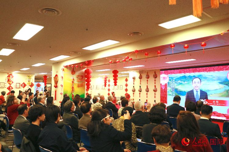 2月9日，“喜迎龍年·品味陜西”——2024新春迎福（展）聯(lián)歡會暨陜西文化年在東京中國文化中心拉開帷幕。人民網(wǎng) 許可攝