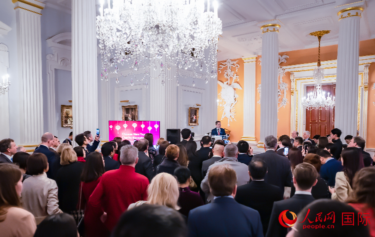 圖為2024 年倫敦金融城中國新年慈善酒會(huì)現(xiàn)場(chǎng)。人民網(wǎng) 郭錦標(biāo)攝