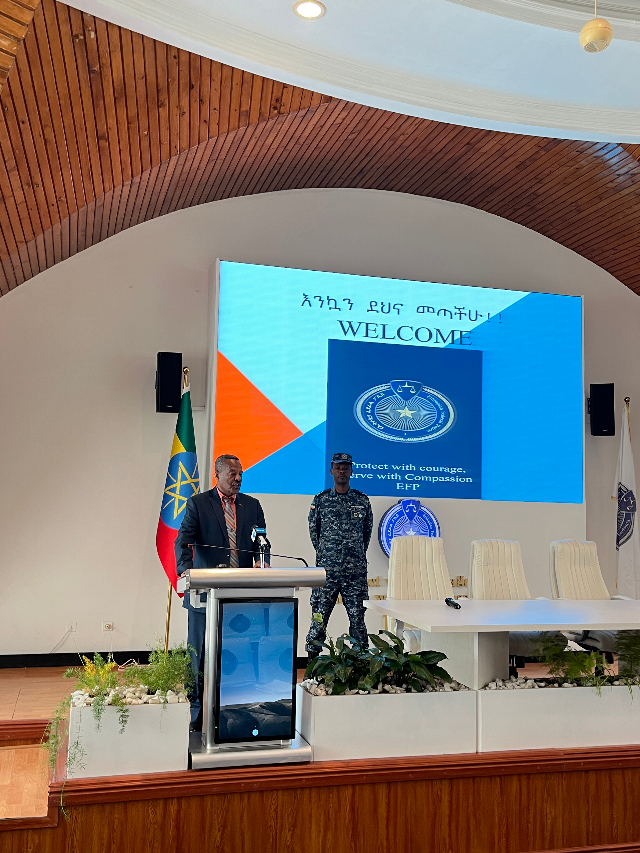 圖為埃塞警察大學(xué)校長(zhǎng)梅斯芬·阿貝貝致辭。亞的斯亞貝巴大學(xué)孔子學(xué)院供圖