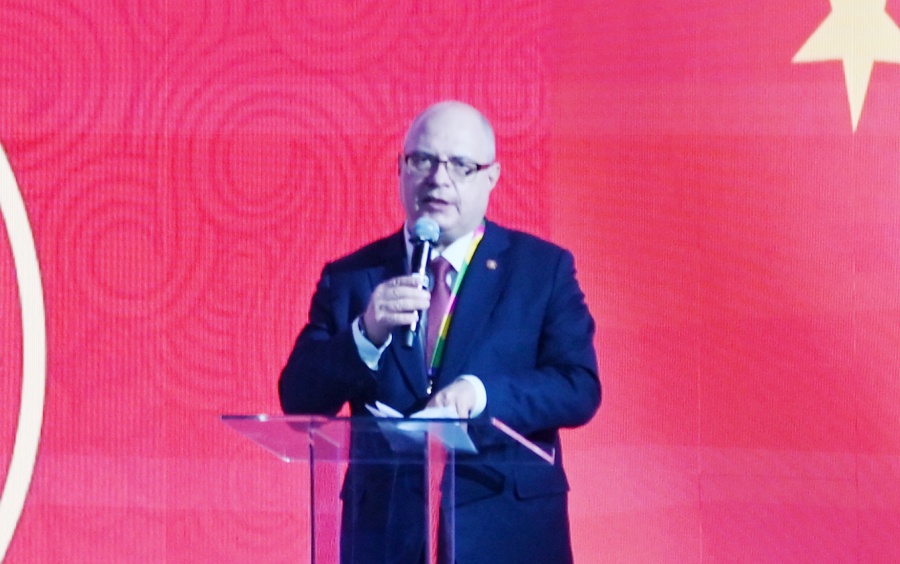 俄羅斯國(guó)家杜馬資產(chǎn)、土地和財(cái)產(chǎn)關(guān)系委員會(huì)主席兼俄中議員友好小組主席加夫里洛夫致辭。主辦方供圖