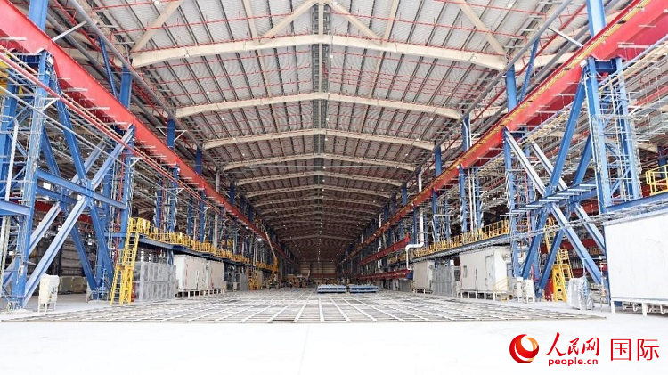 已移交業(yè)主的C201船體車間。人民網(wǎng)記者管克江攝