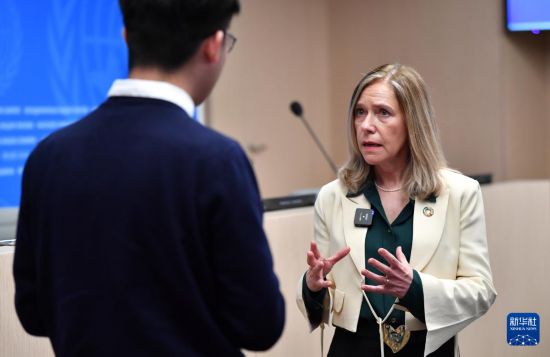 3月19日，在瑞士日內(nèi)瓦，世界氣象組織秘書長(zhǎng)塞萊絲特·紹洛接受新華社記者專訪。新華社記者 連漪 攝