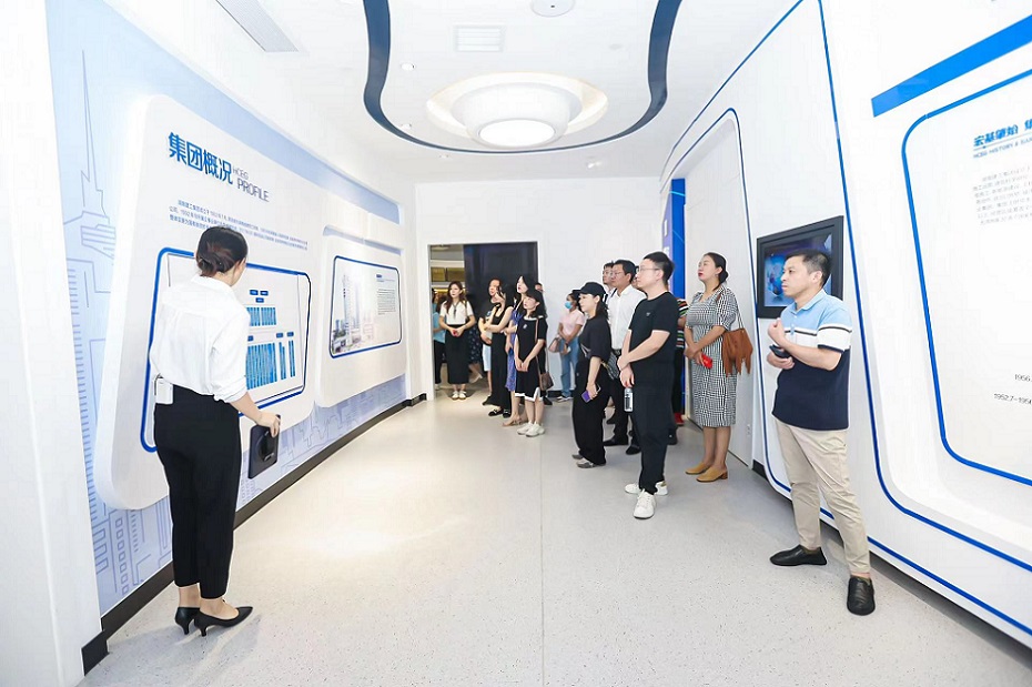 見(jiàn)面會(huì)參與人員在了解項(xiàng)目情況。單位供圖