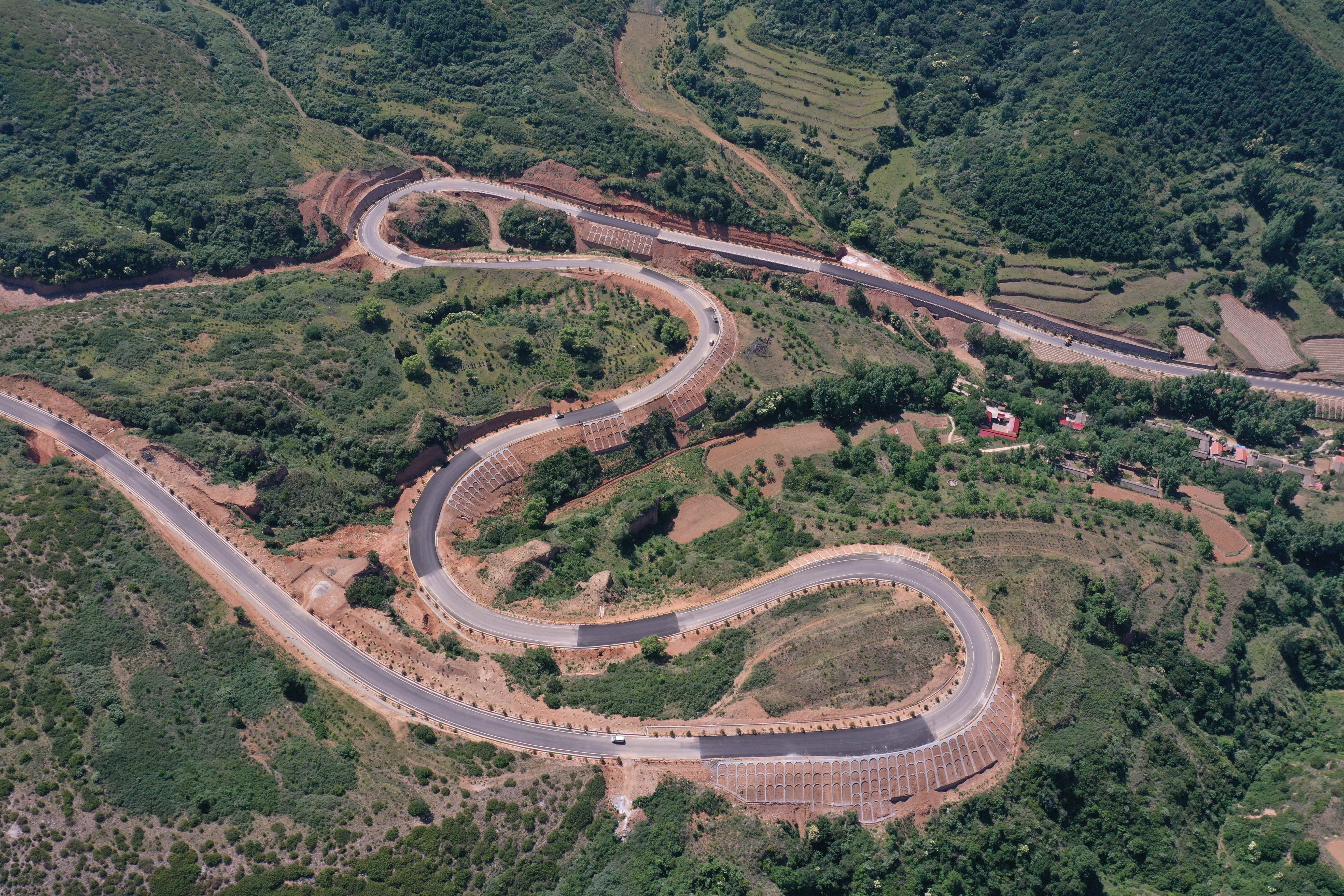 武鄉(xiāng)縣“四好農(nóng)村”航拍。張國(guó)平 攝