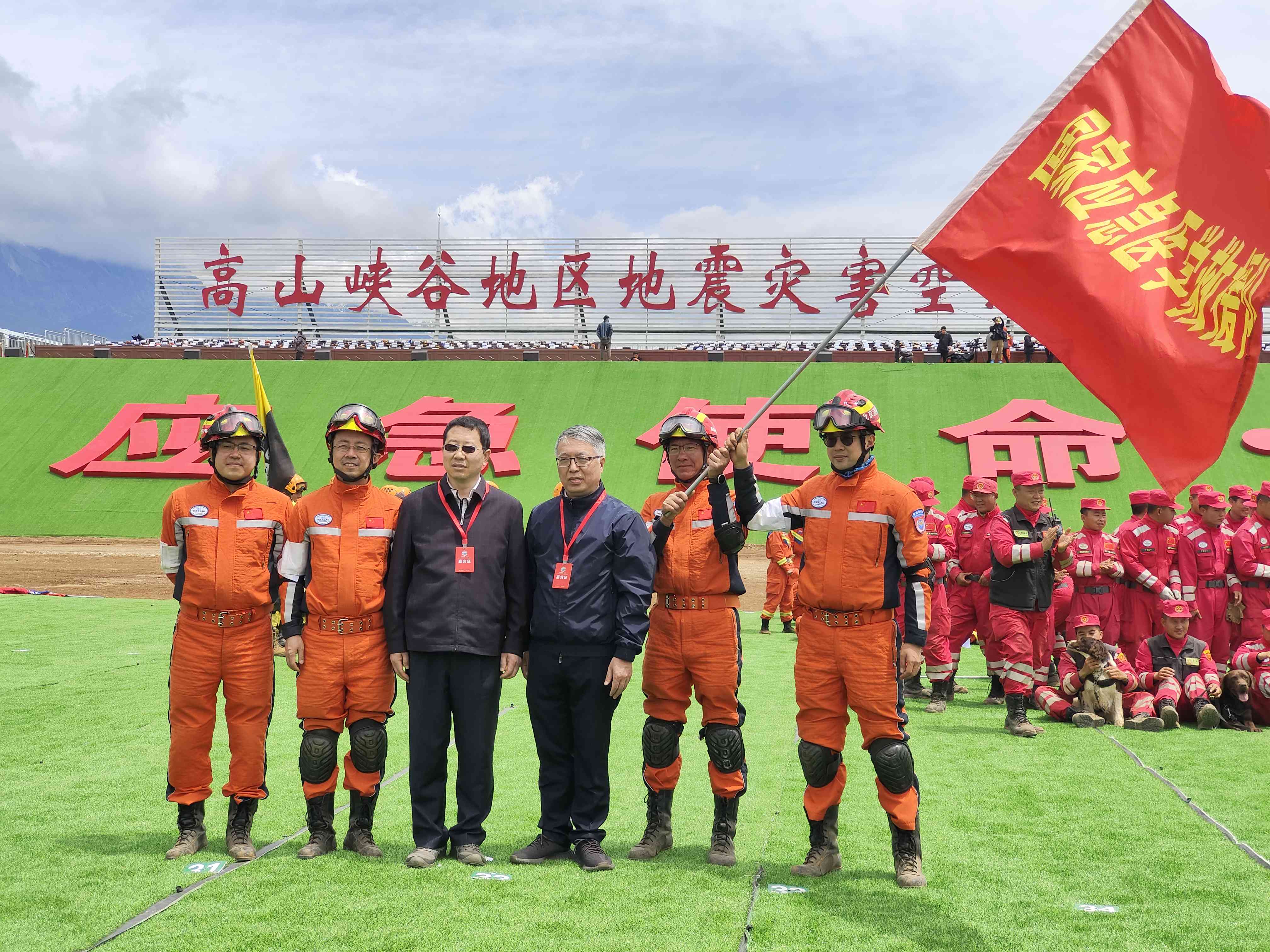 呂國忠以總領(lǐng)隊身份，帶領(lǐng)國家應(yīng)急醫(yī)學(xué)救援隊演練。受訪者供圖