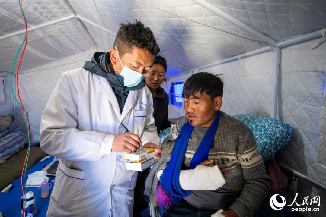 震中日記｜“謝謝，曼巴啦！”