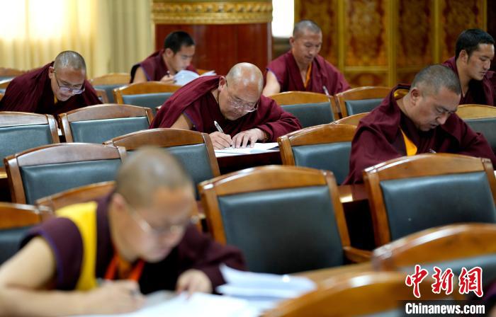 中國藏語系高級佛學院2025級高級學銜班招生考試西藏拉薩和四川阿壩考點順利結束