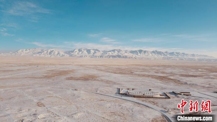 圖為冬季茶卡天空壹號景區(qū)。　李江寧 攝