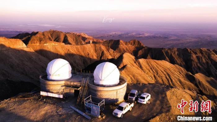 圖為青海冷湖賽什騰山天文臺址日落?！『槲腻?攝