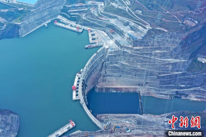 圖為白鶴灘水電站?！∷娝木止﹫D