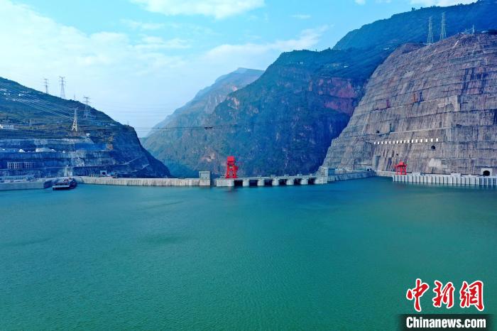 圖為白鶴灘水電站?！∷娝木止﹫D