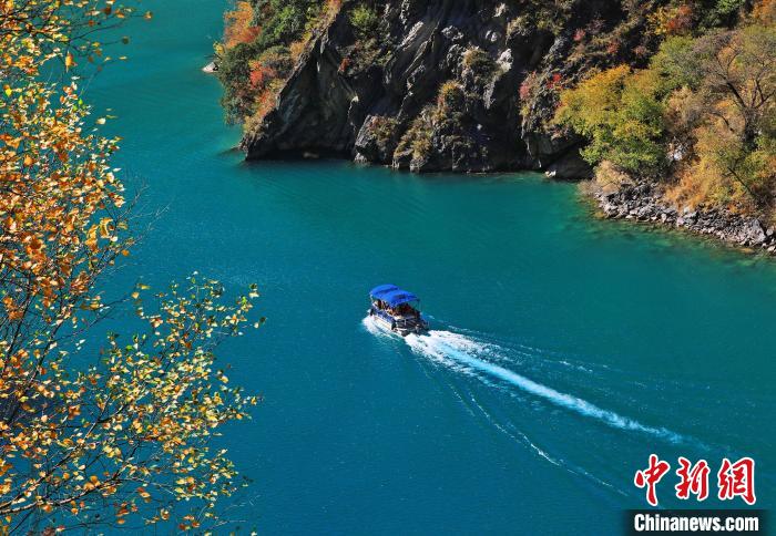 松坪溝風(fēng)光。　何清海 攝