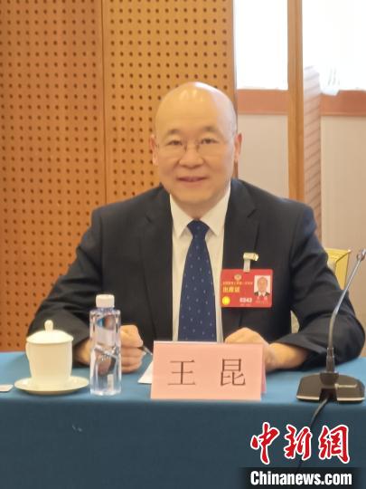 圖為全國政協(xié)委員，農(nóng)工黨青海省委會(huì)主委王昆。　受訪者供圖