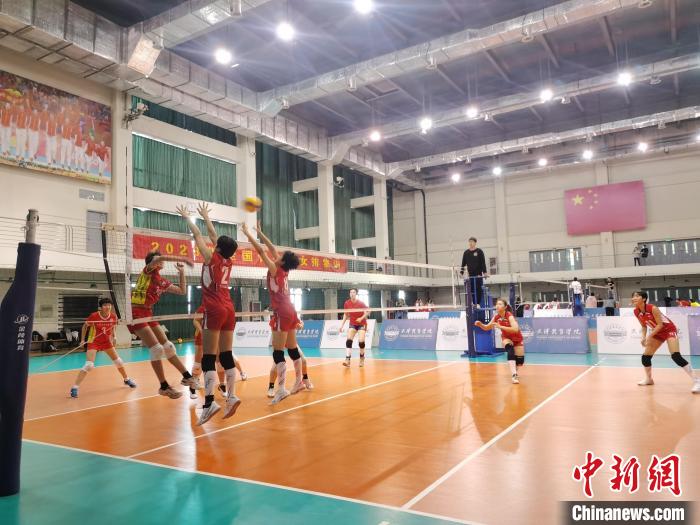 圖為全國青少年女排在天津進行集訓。　天津體育學院供圖