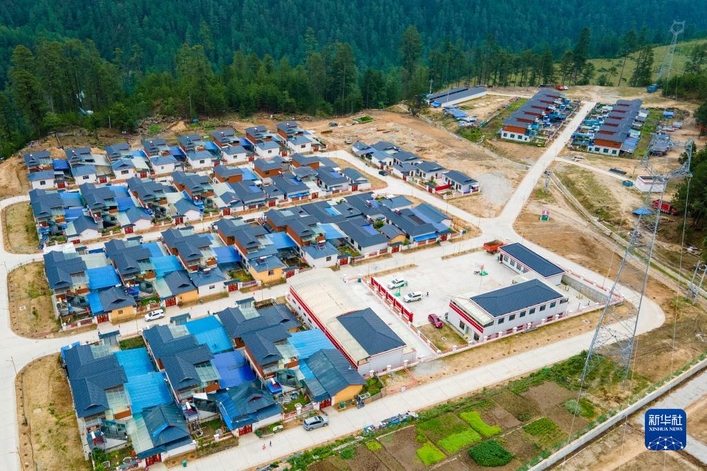 西藏林芝：易地搬遷，迎來幸福新生活