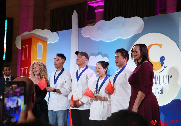 中國駐美國大使館的4名廚師榮獲專業(yè)評審亞軍。人民網(wǎng)記者 李志偉攝