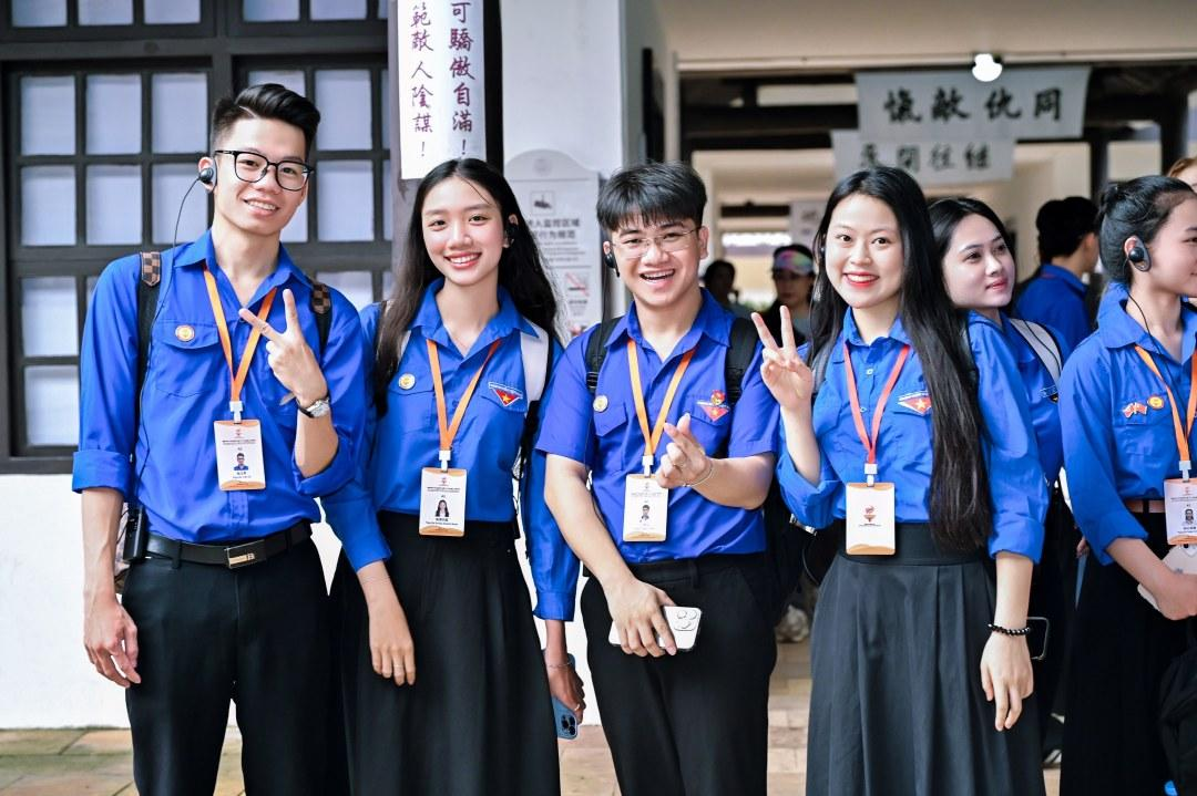 200名來(lái)自越南胡志明共青團(tuán)中央的青少年代表齊聚廣州開(kāi)啟“紅色研學(xué)之旅”。