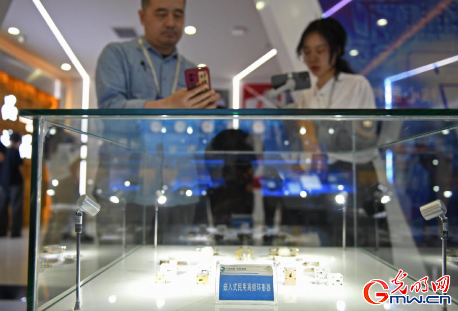 組圖丨AI、網(wǎng)絡安全、跨境電商……數(shù)字經(jīng)濟如此 “陜”耀