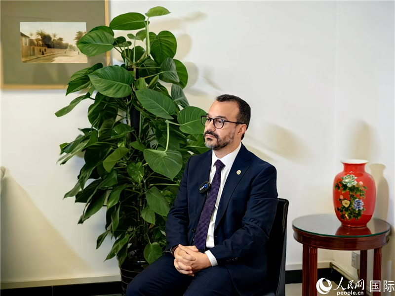 巴西文化部副部長(zhǎng)卡西修斯·羅薩接受人民網(wǎng)專訪。人民網(wǎng)記者 符園園攝