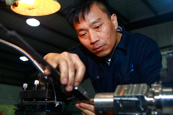 工作中的張世軍。受訪者供圖