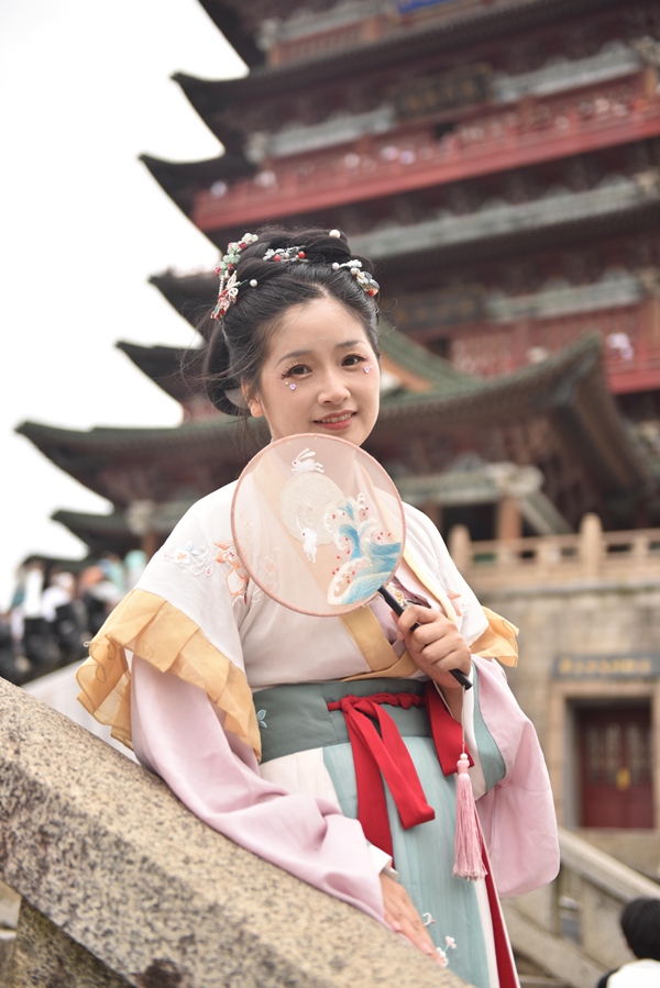 南昌滕王閣“古風游”。受訪者供圖