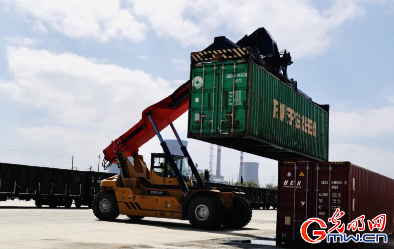 發(fā)現(xiàn)最美鐵路｜鐵龍奔騰！抒寫中歐班列草原絲路新篇章