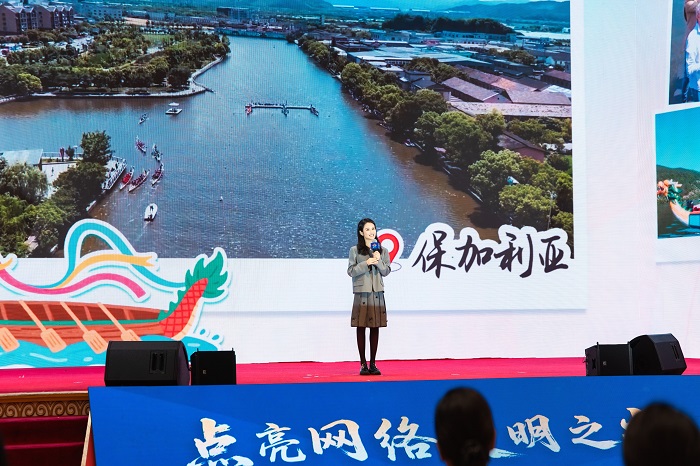 果小桃分享《照亮鄉(xiāng)土，連接世界》