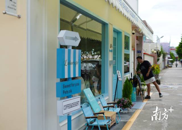 崖口村的網(wǎng)紅咖啡店。