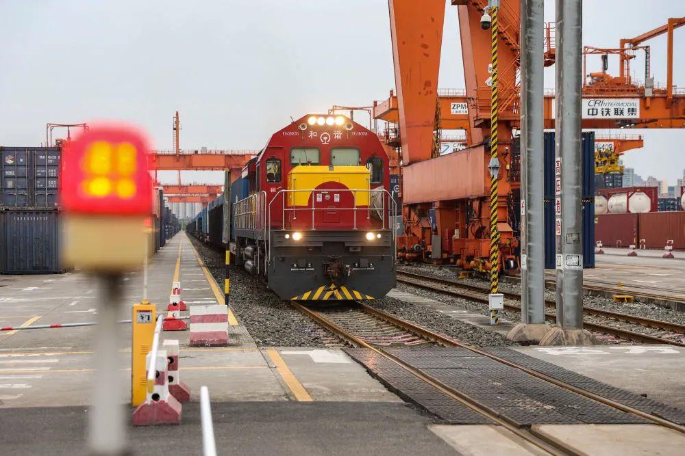 時(shí)政微觀察丨再次考察西部陸海新通道，總書記提出新要求