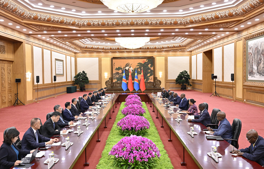 9月2日上午，國(guó)家主席習(xí)近平在北京人民大會(huì)堂會(huì)見來華出席中非合作論壇北京峰會(huì)的剛果（金）總統(tǒng)齊塞克迪。