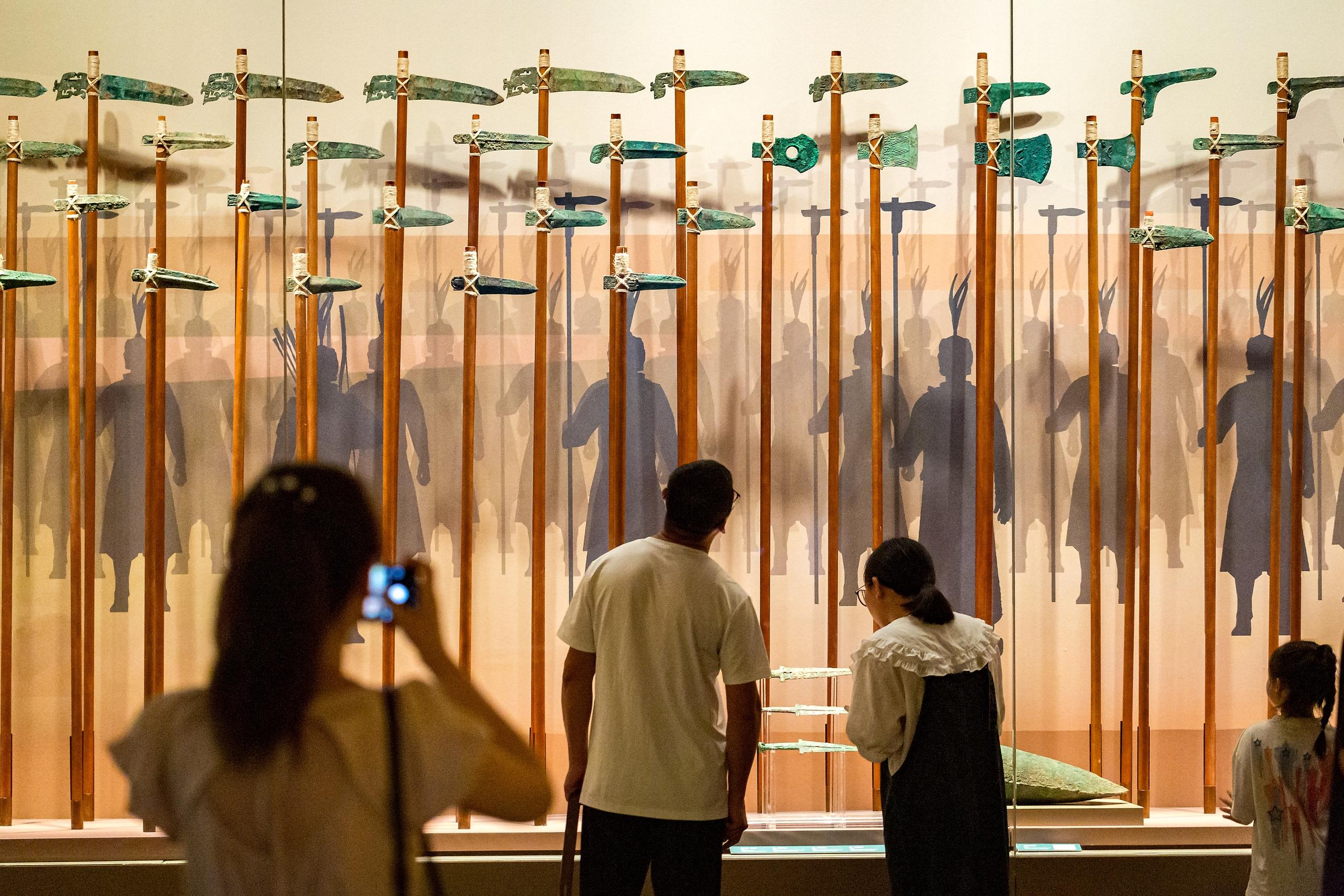 △2024年8月25日，游客在河南省安陽(yáng)市殷墟博物館參觀。
