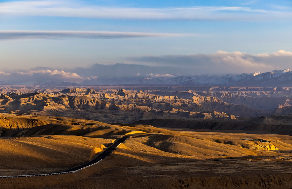 換個角度看土林。貢覺群培攝