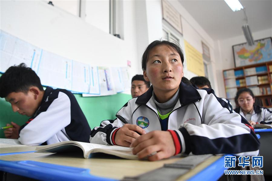 （體育·專題）（21）足球——踢球吧！草原女孩