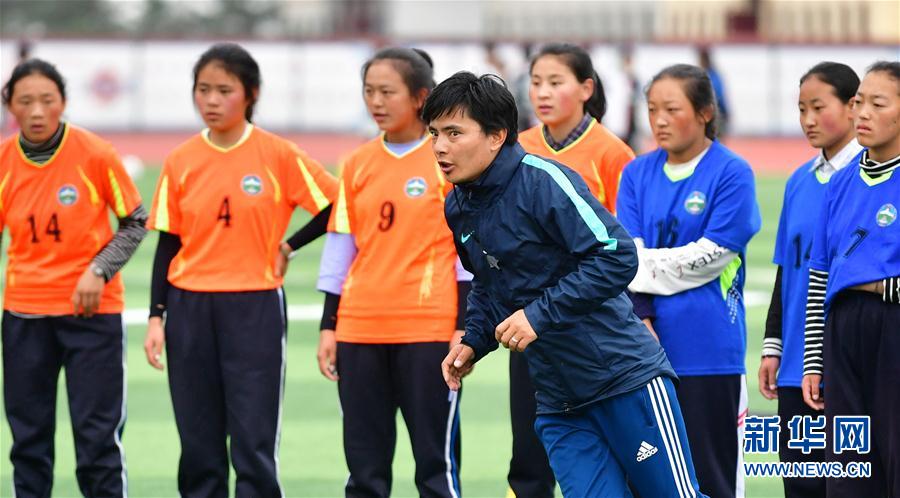 （體育·專題）（16）足球——踢球吧！草原女孩