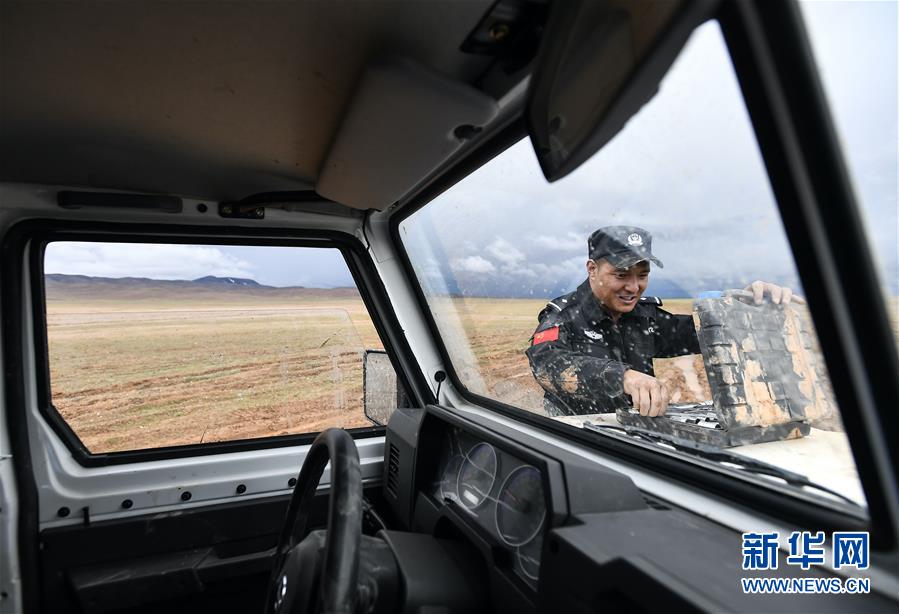 （圖文互動）（2）記者手記：可可西里，“挪”向“藏羚羊大產(chǎn)房”的14個半小時