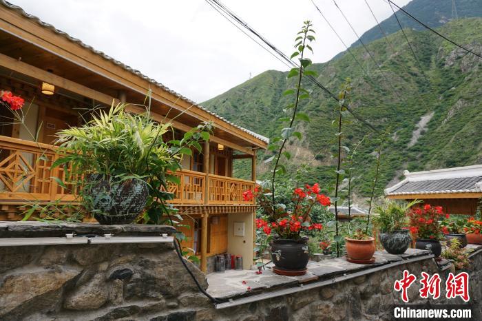 若吉村民宿?！∽g 攝