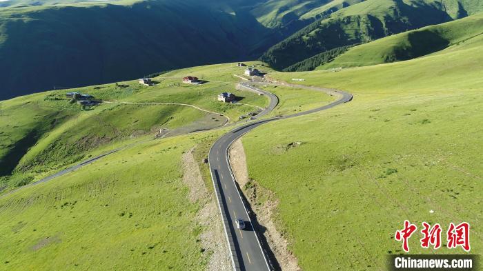 四川道孚：打通交通脈絡(luò)，連通百姓幸福